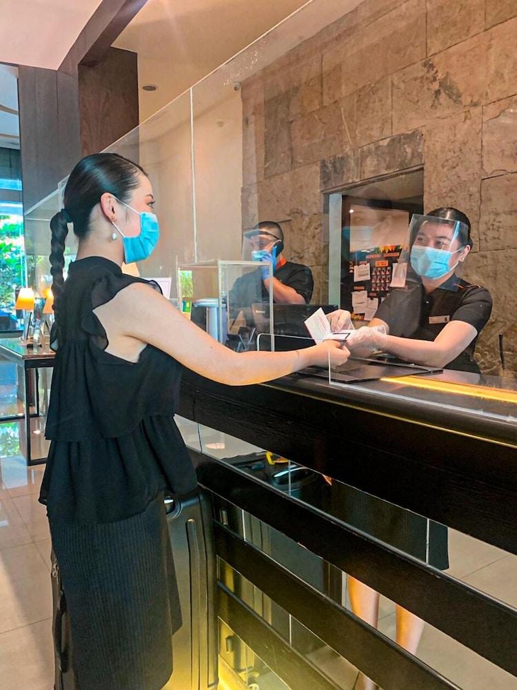 The B Hotel Alabang Muntinlupa City Buitenkant foto