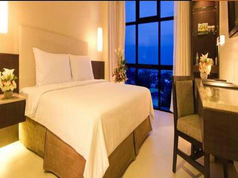 The B Hotel Alabang Muntinlupa City Buitenkant foto