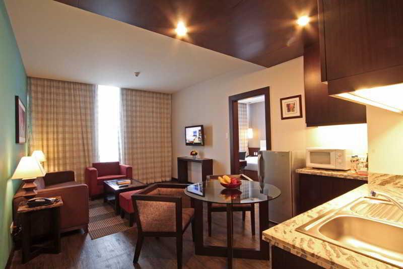 The B Hotel Alabang Muntinlupa City Buitenkant foto