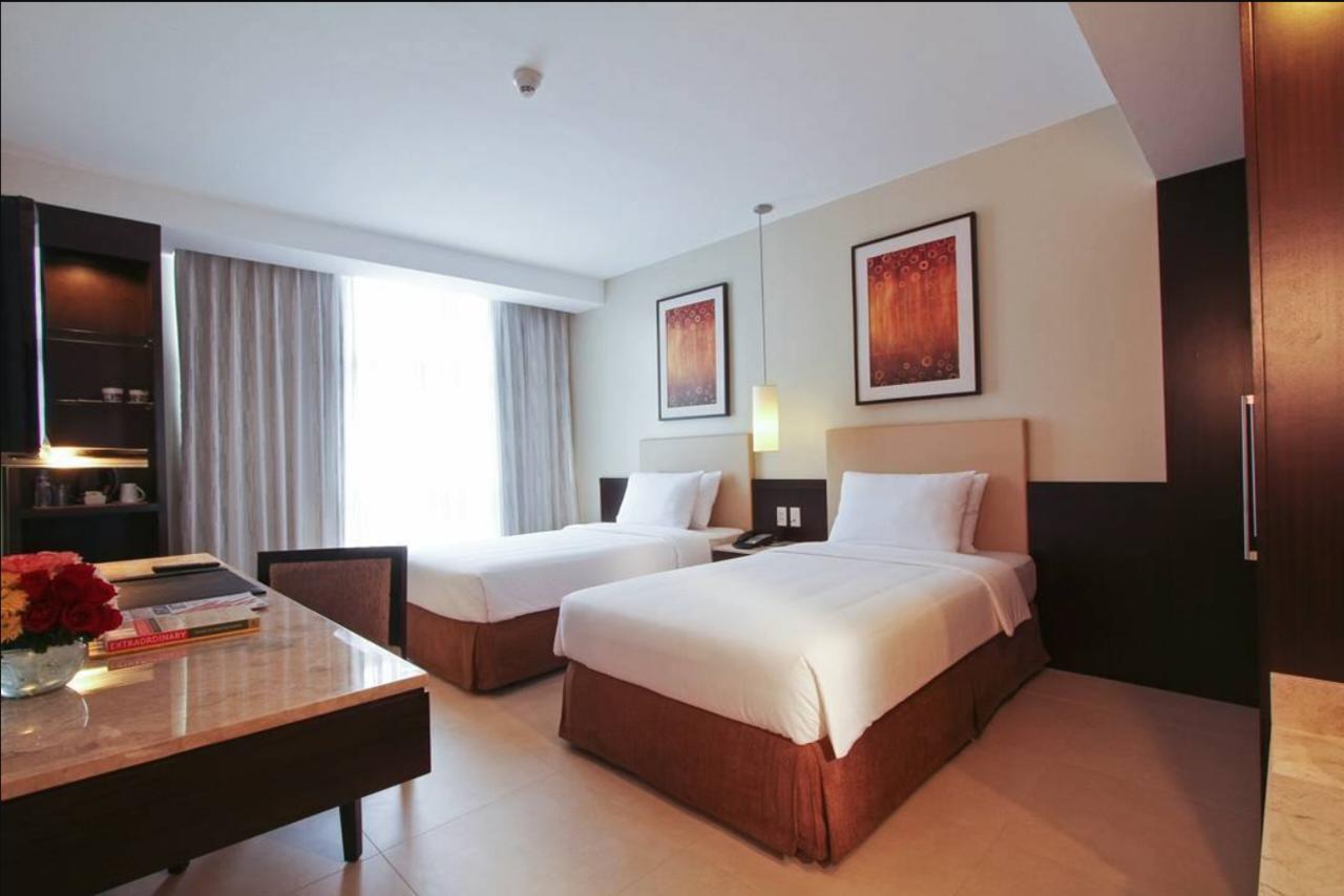 The B Hotel Alabang Muntinlupa City Buitenkant foto