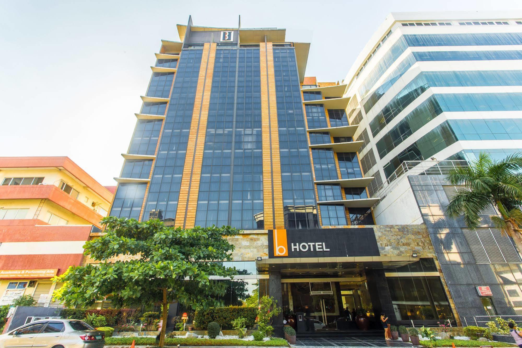 The B Hotel Alabang Muntinlupa City Buitenkant foto